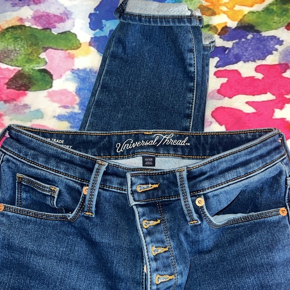 Universal Thread jeans - Picture 3 of 3